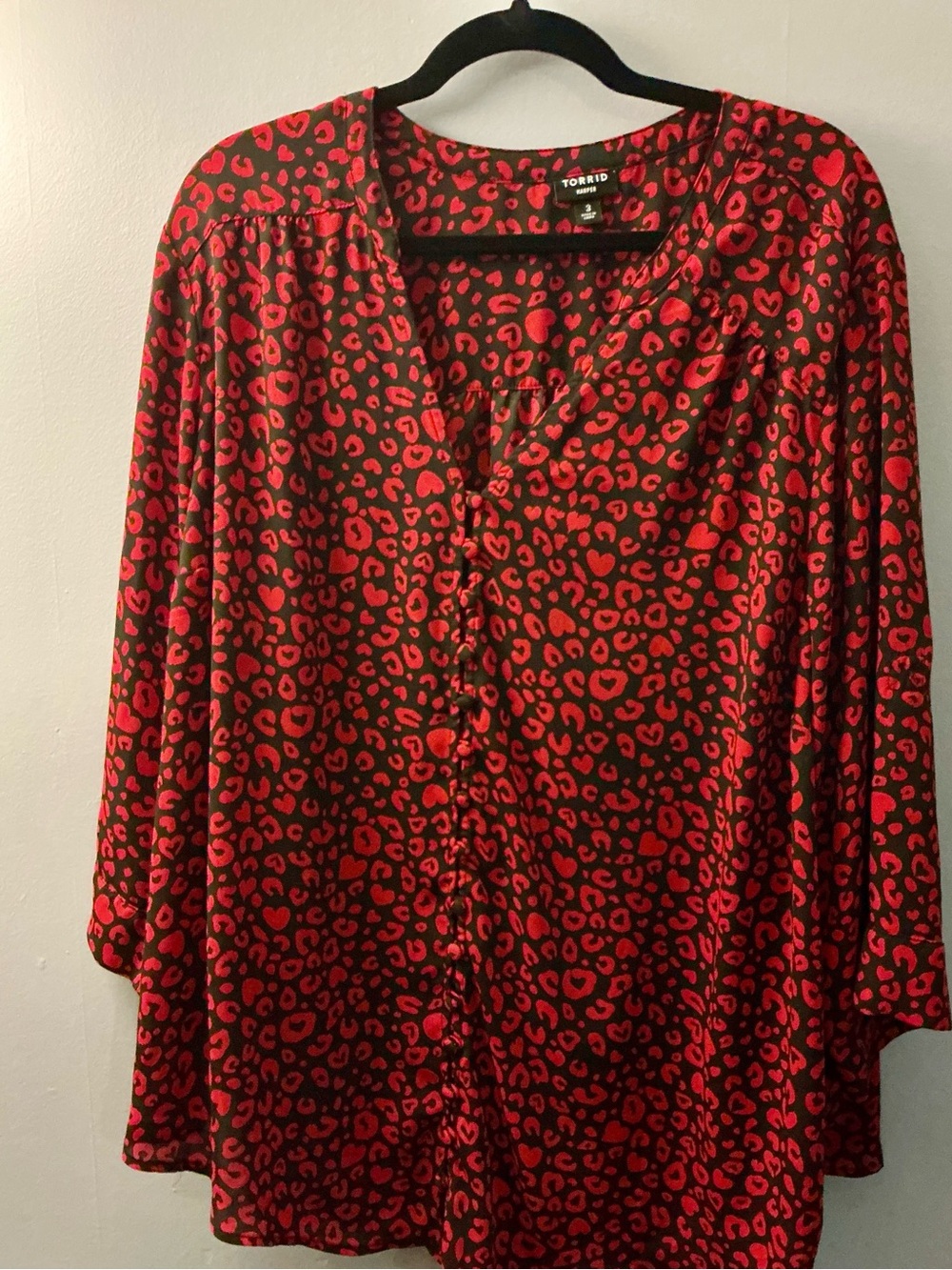 Torrid Harper Size 3 (3X) Black Red Heart Leopard Print Blouse 3/4 Sleeve